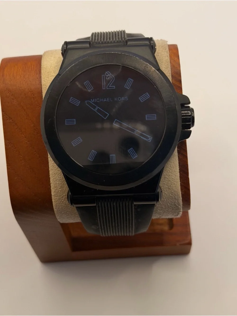 Michael Kors Smart Watch,‎ Black, Charger Included, Silicone Band